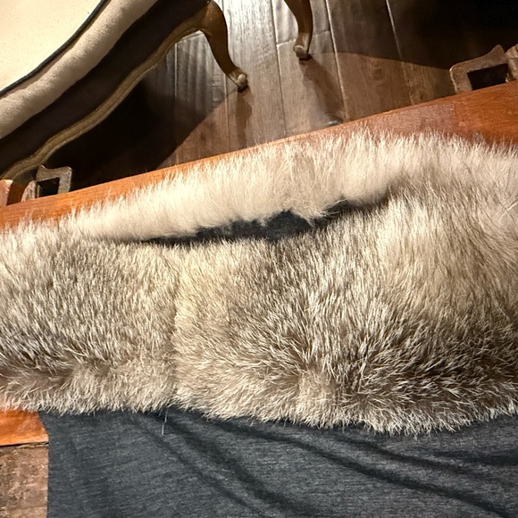 Victor Costa wool dress with fox fur trim - Picture 4 of 10